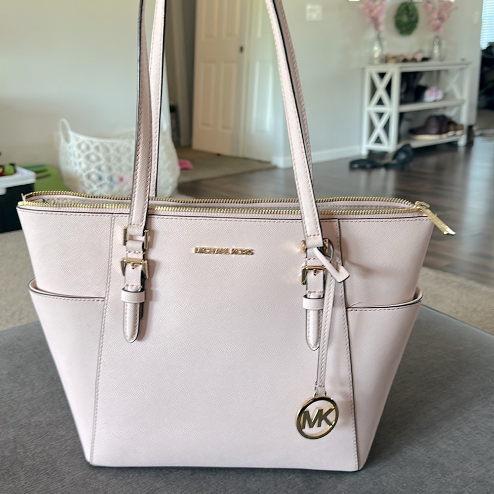 Micheal Kors Light Pink Medium Size Shoulder Bag